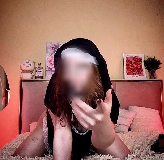 Agata, 23
