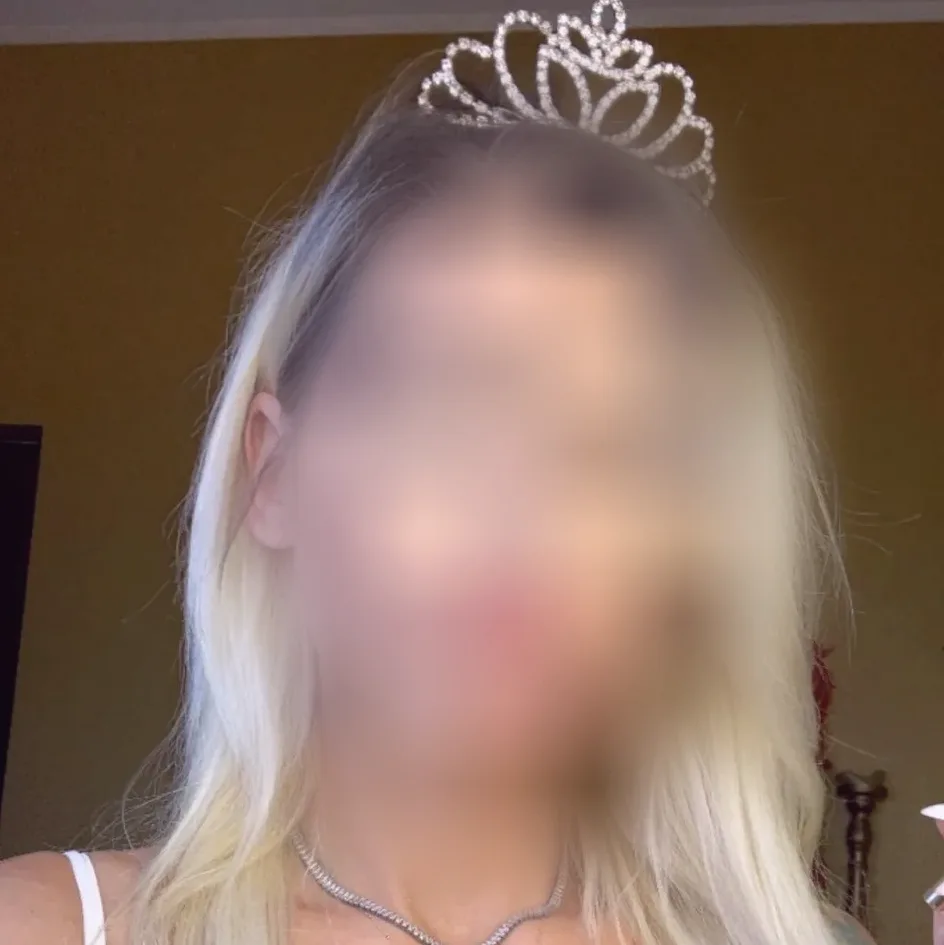 Amy, 35