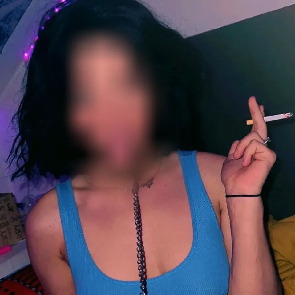 Emma, 23
