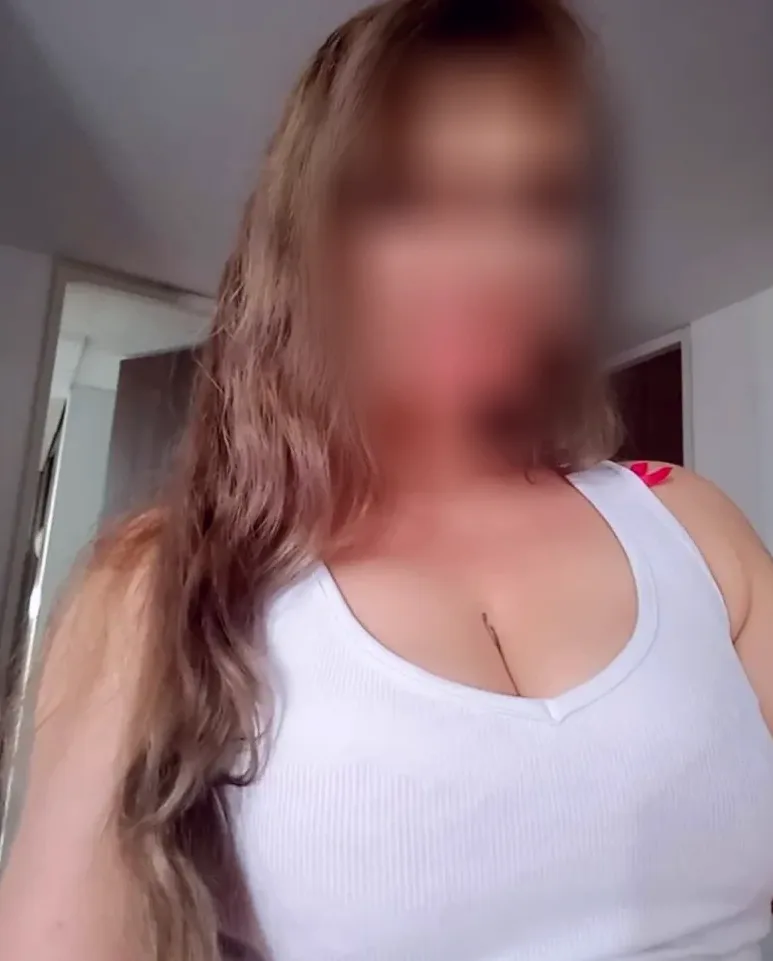 Leila, 35