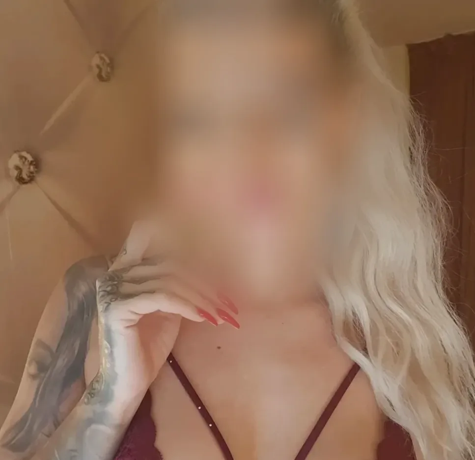 Sadia, 30